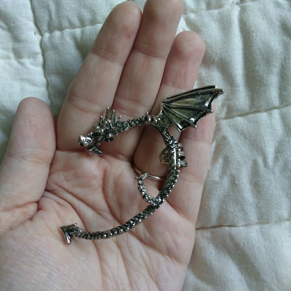 Blackheart dragon ear cuff/earring 🐉